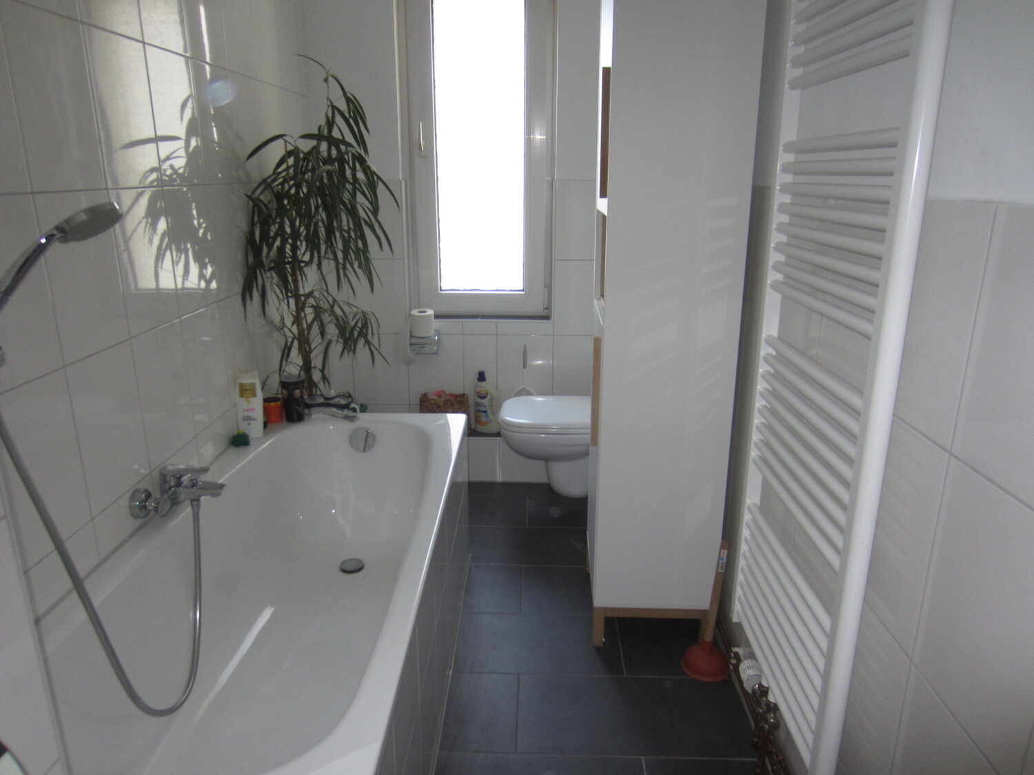 Bad mit Wanne