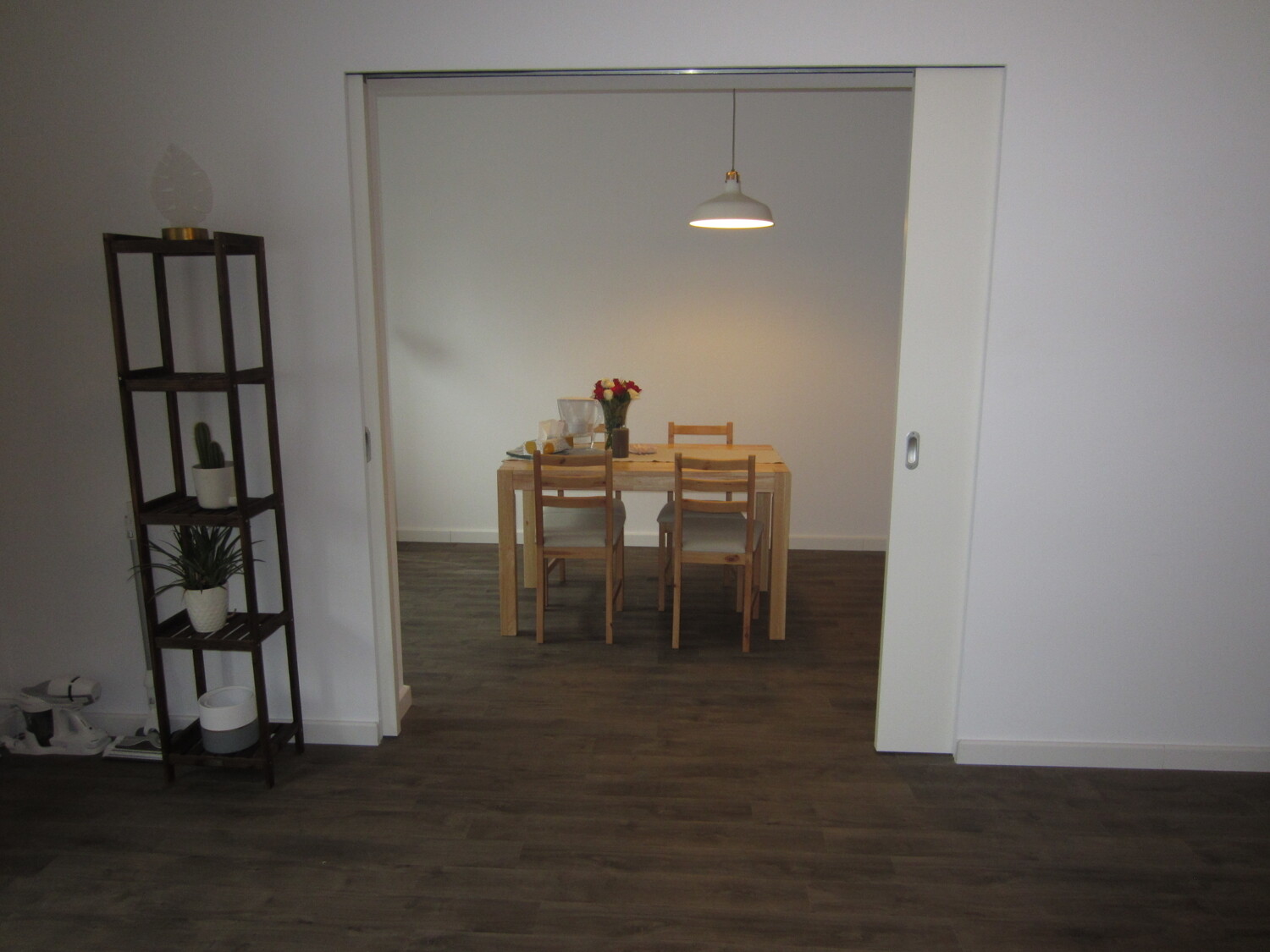 Blick vom  Wohnzimmer ins Esszimmer