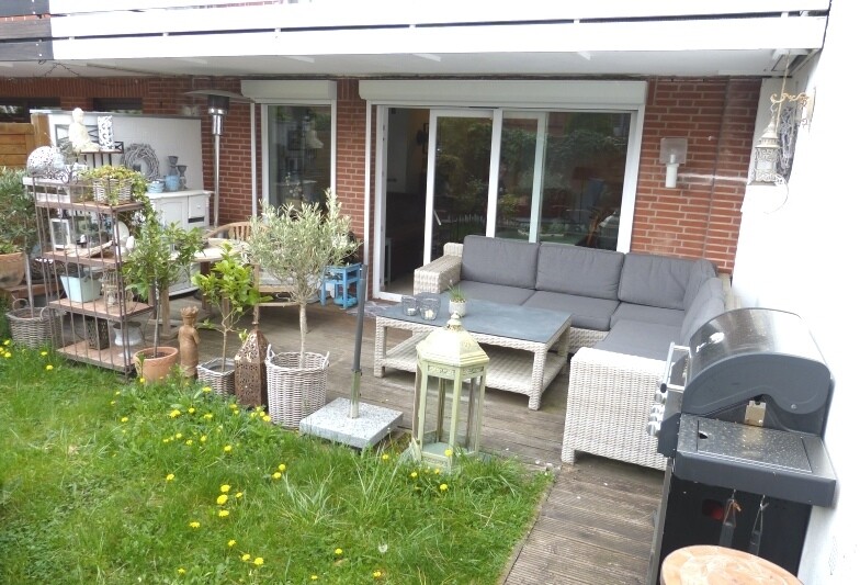 Überdachte Terrasse mit Westausrichtung