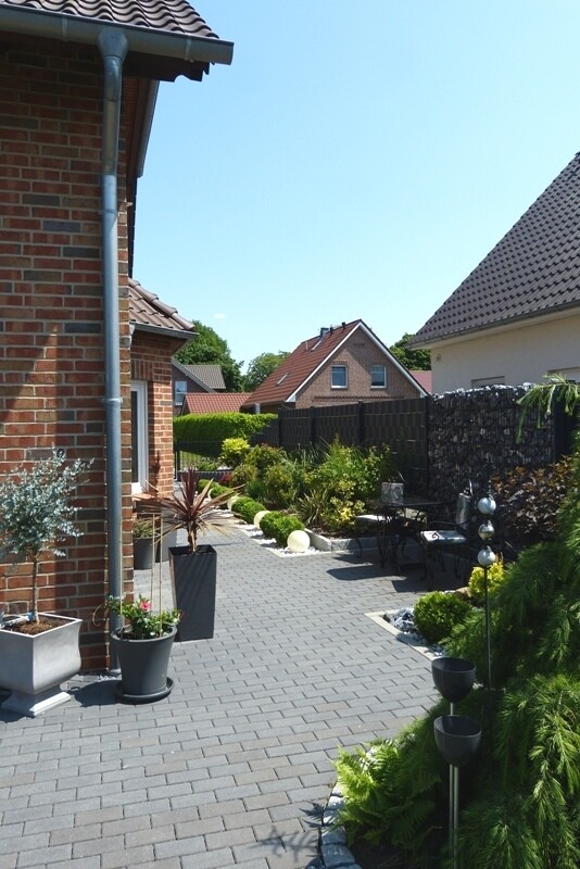 Seitliche Hausansicht