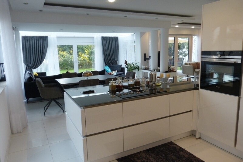 Kochinsel im Küchenbereich EG