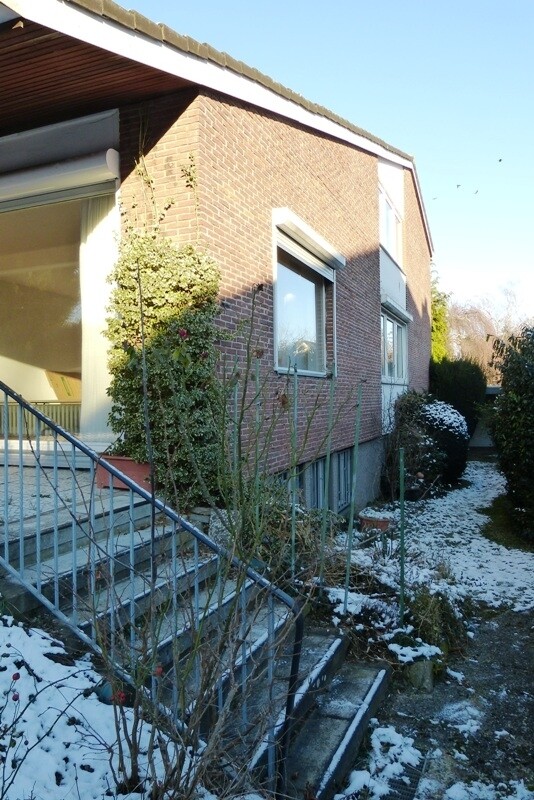 Seitliche Hausansicht