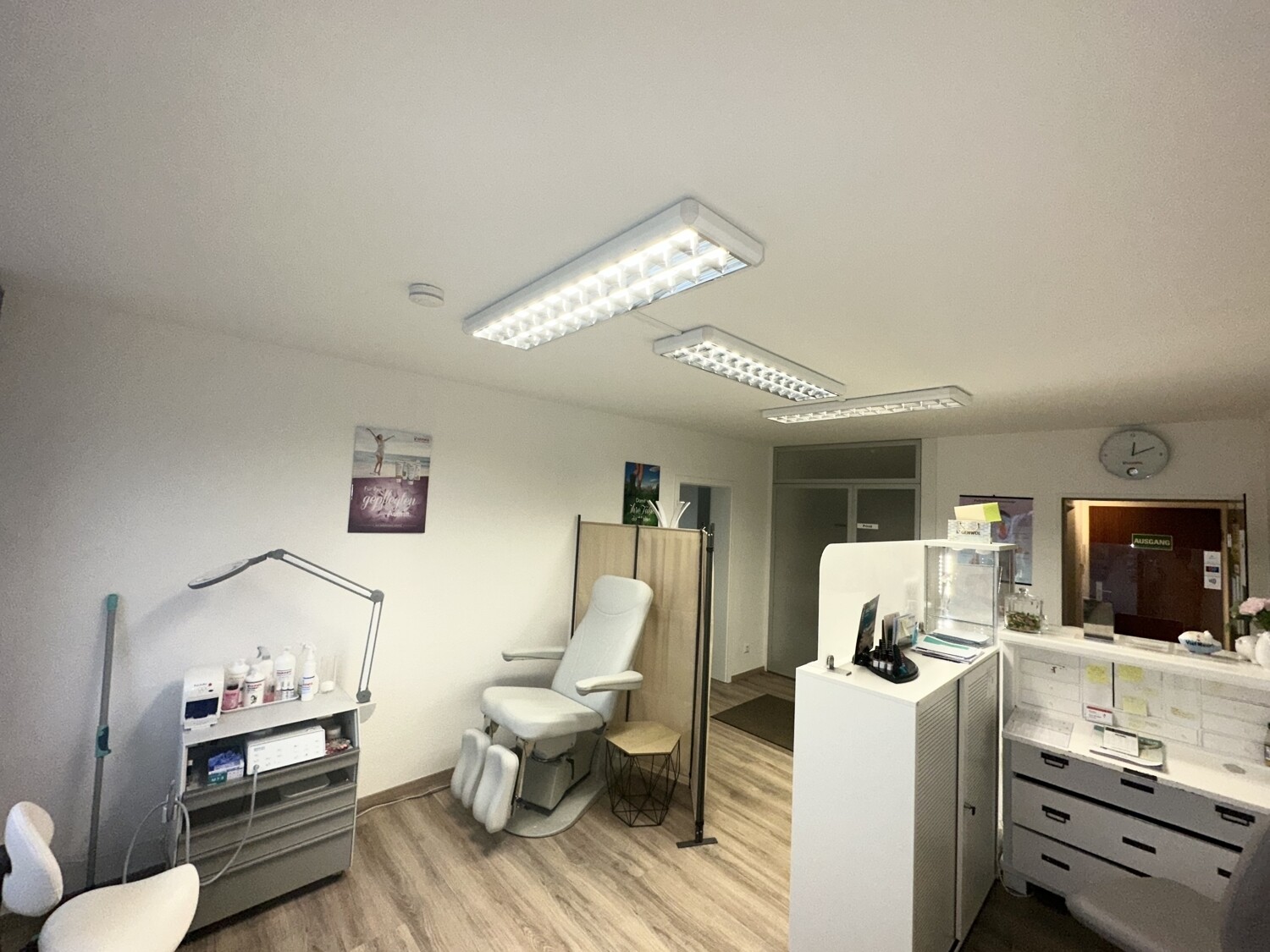 Büro-Praxisraum 1 (b)