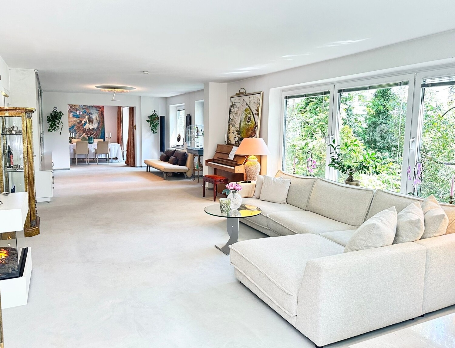 Wohnzimmer mit Essbereich