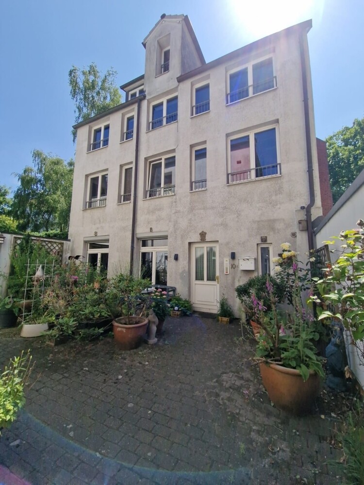 Hinterhaus = 1 sep. Wohneinheit | wirtschaftlich von vorne getrennt