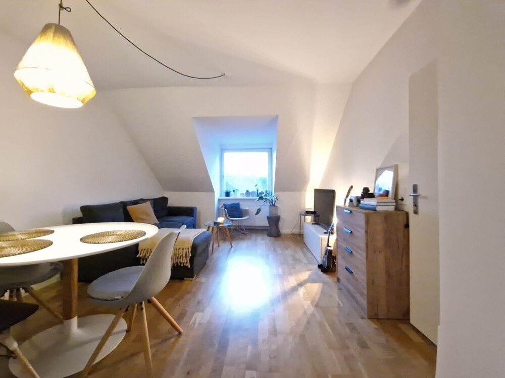 Wohnzimmer möbliert