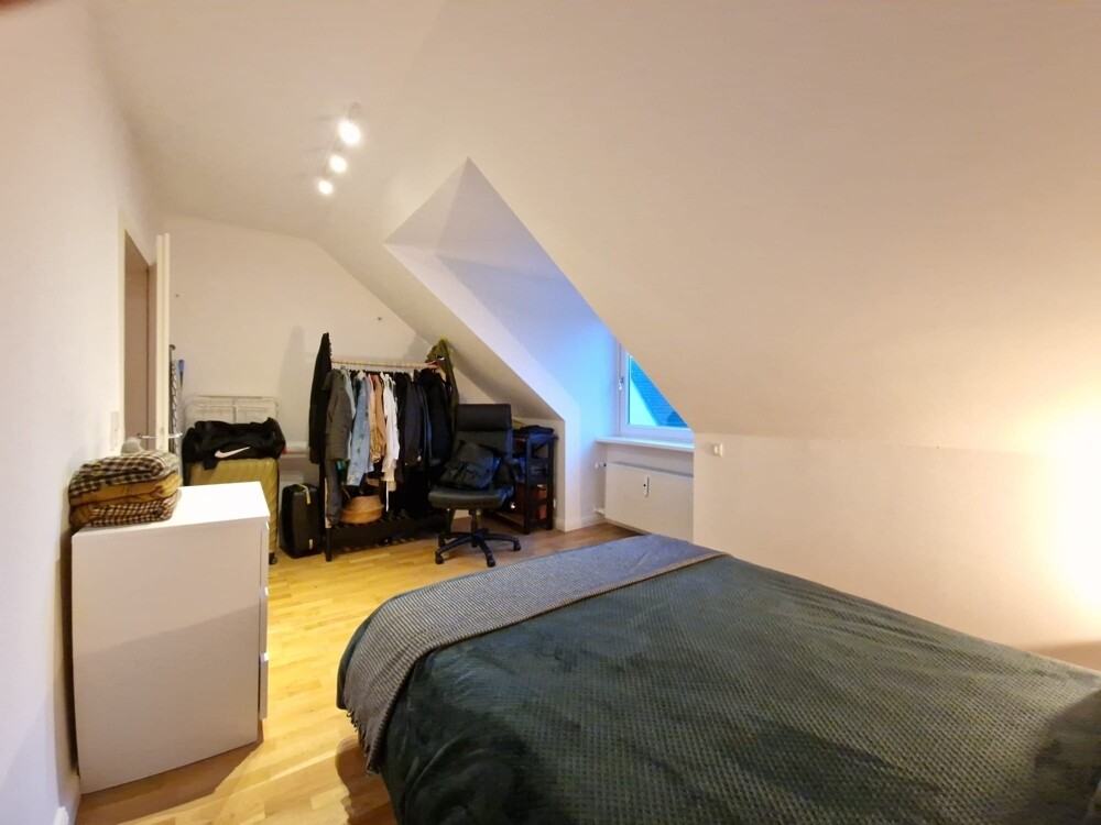 Schlafzimmer möbliert