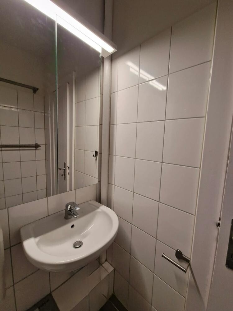 Bad inkl. Spiegelschrank