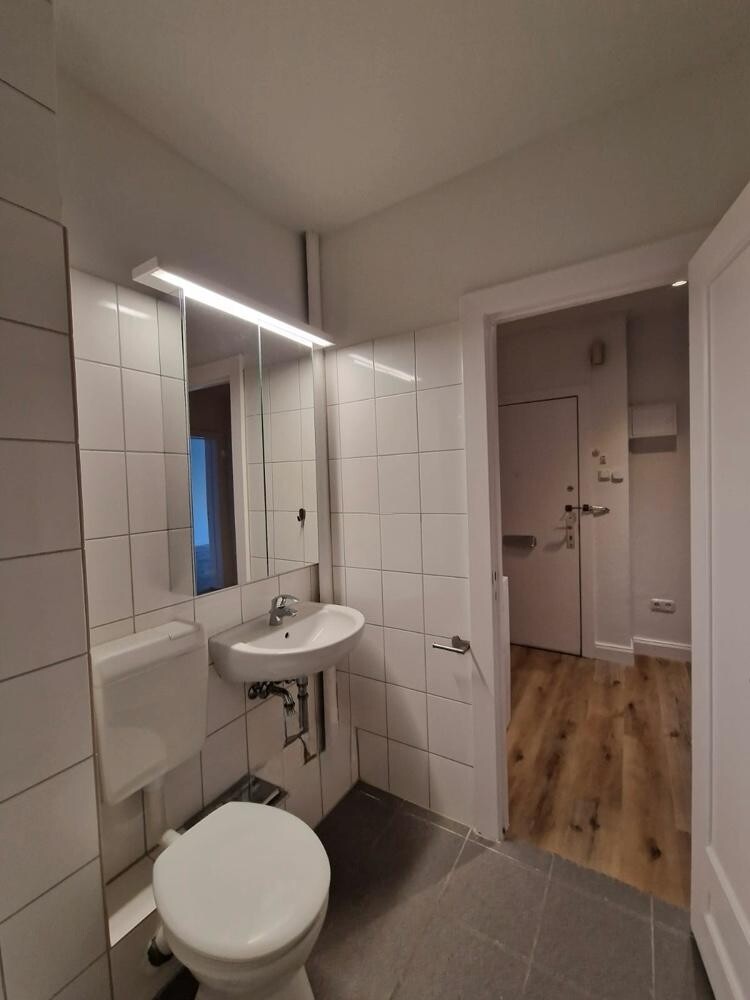 Bad inkl. Spiegelschrank