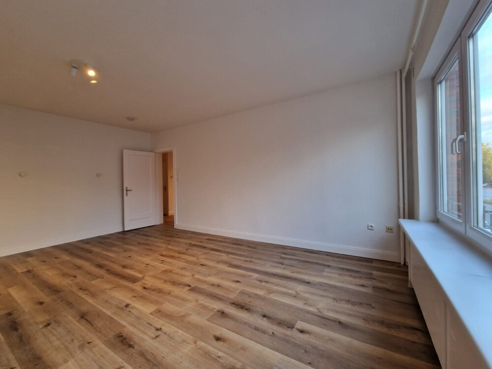 gr. Zimmer zur Straße