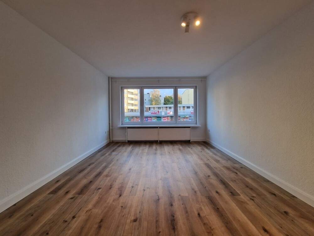 gr. Zimmer zur Straße