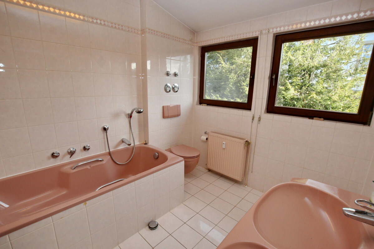 Bad mit Wanne