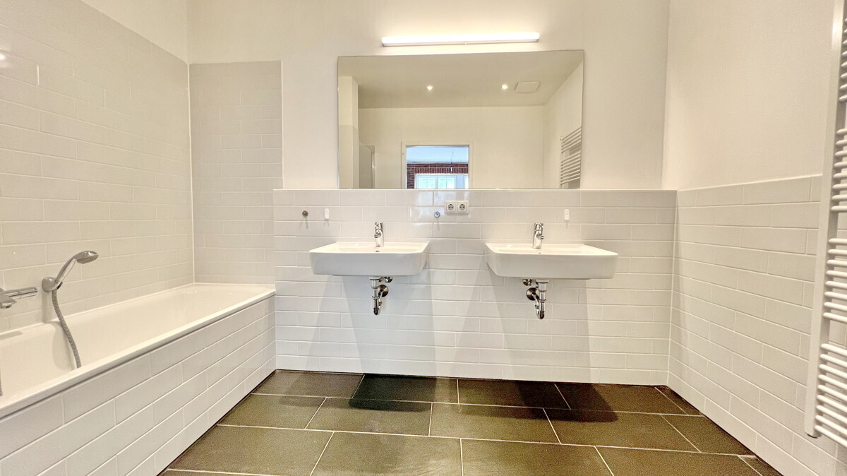 Bad mit Doppelwaschtisch