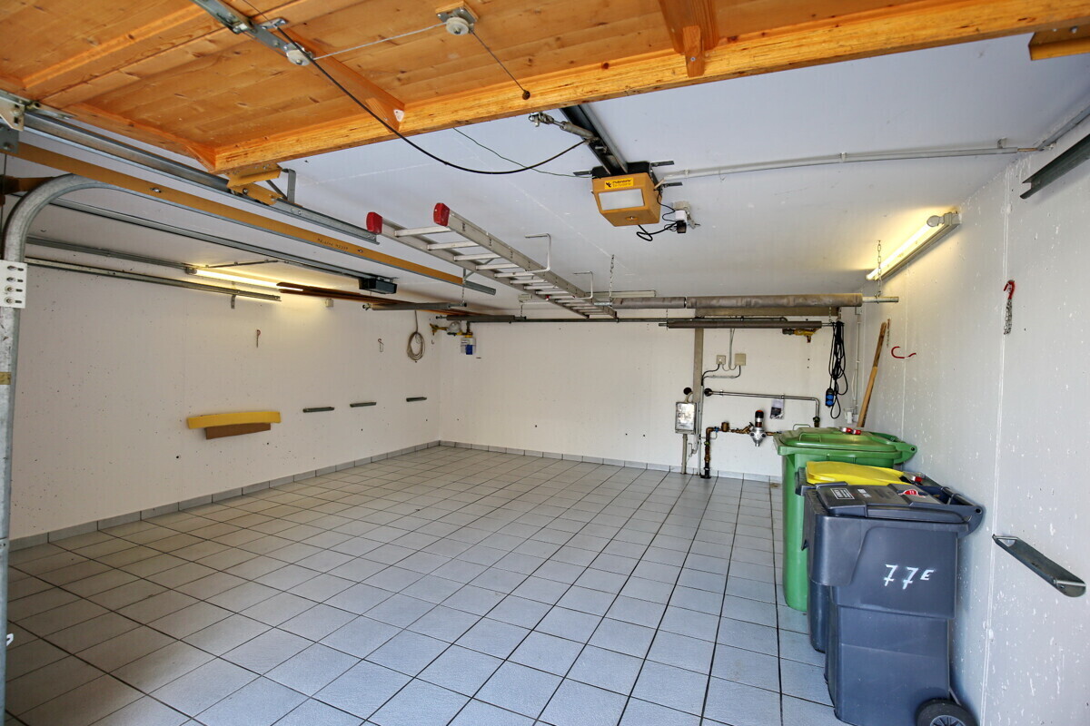 Große Doppelgarage