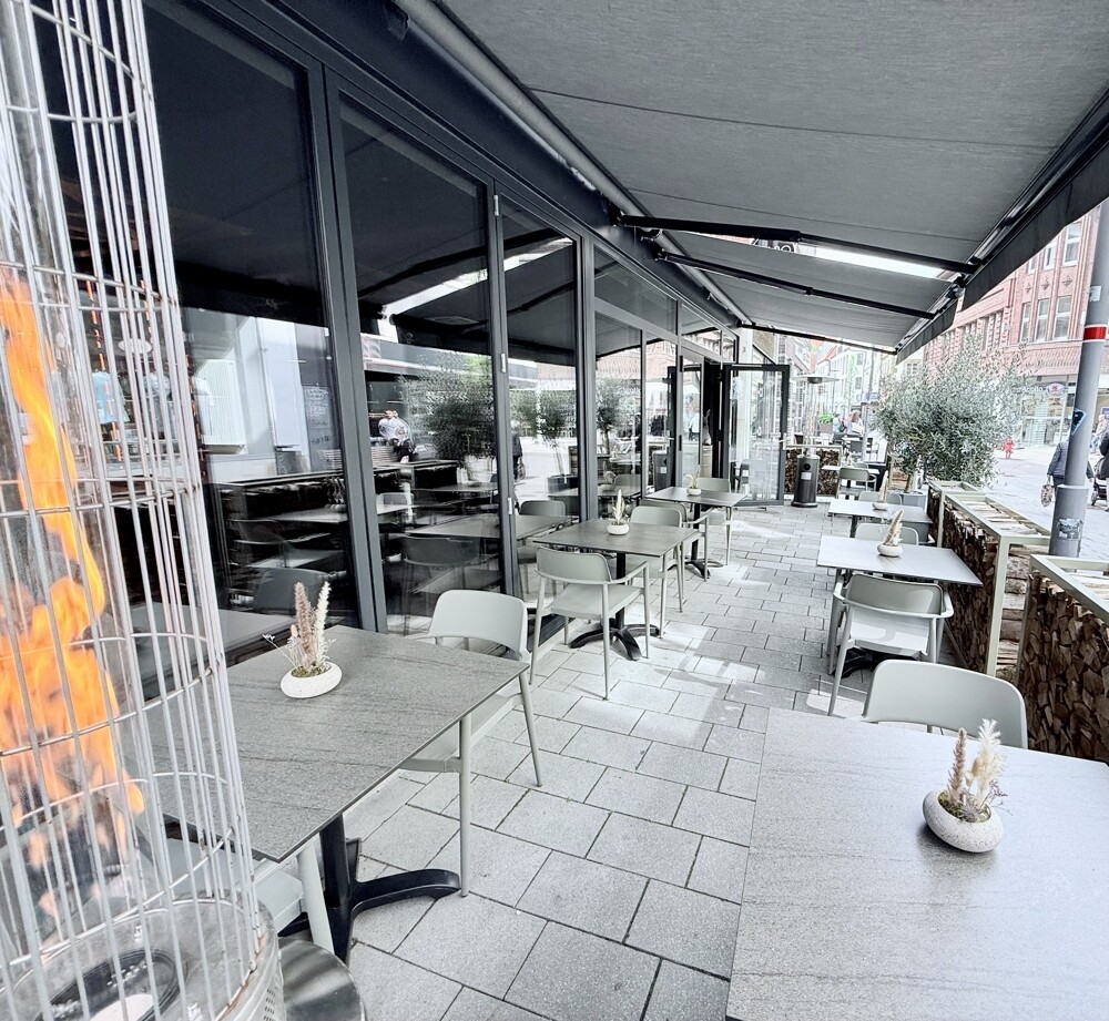 013 Gastrobereich Außen