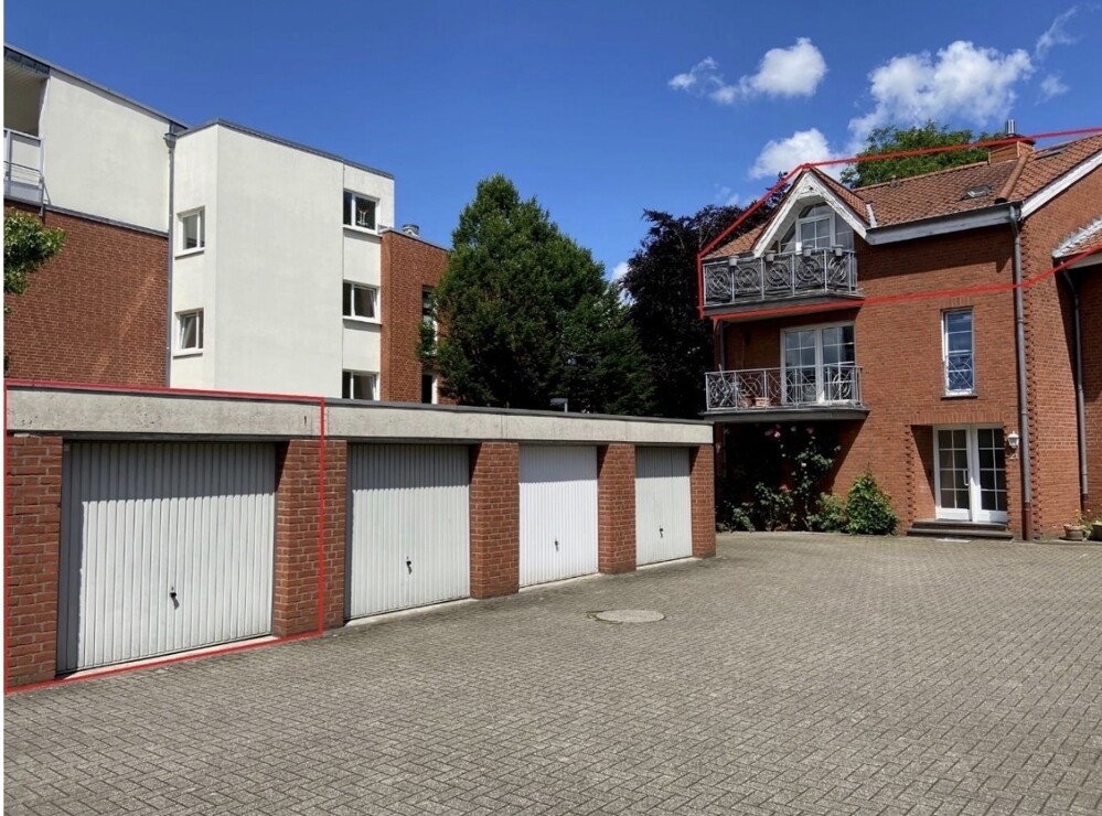 003_Hofansicht mit Garagen