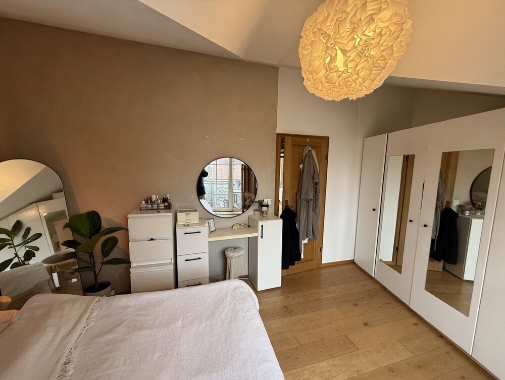 016_Schlafzimmer vom Balkon aus 