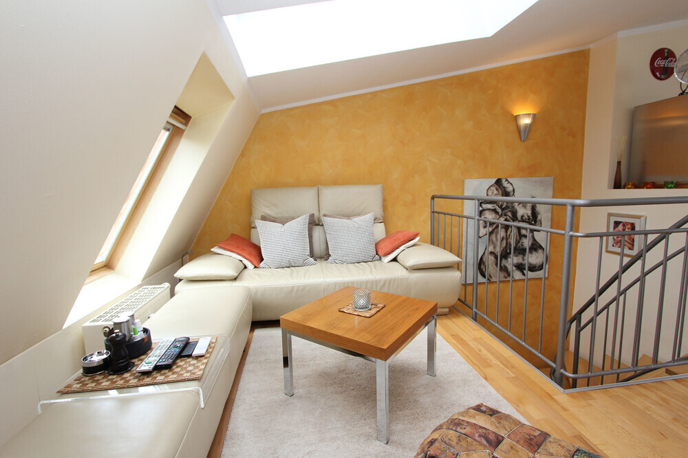 teils mit VELUX-Beschattung