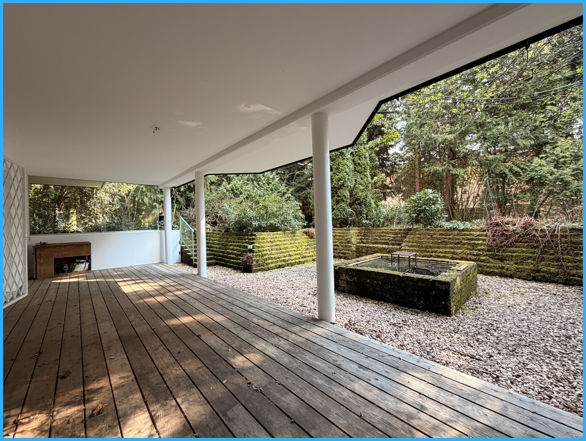 überdachte Terrasse