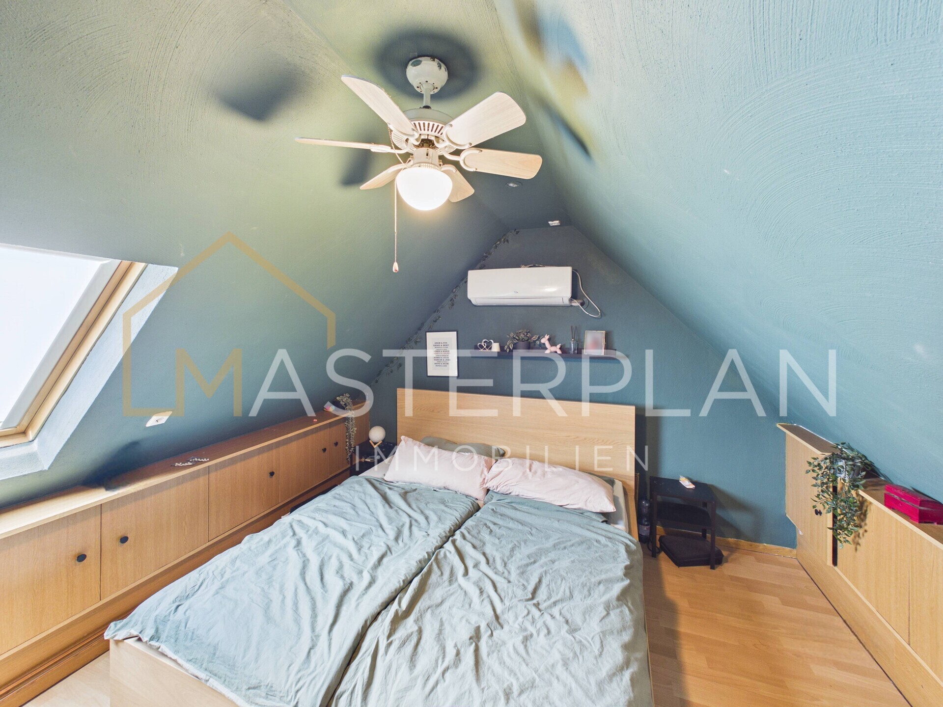 Schlafzimmer DG