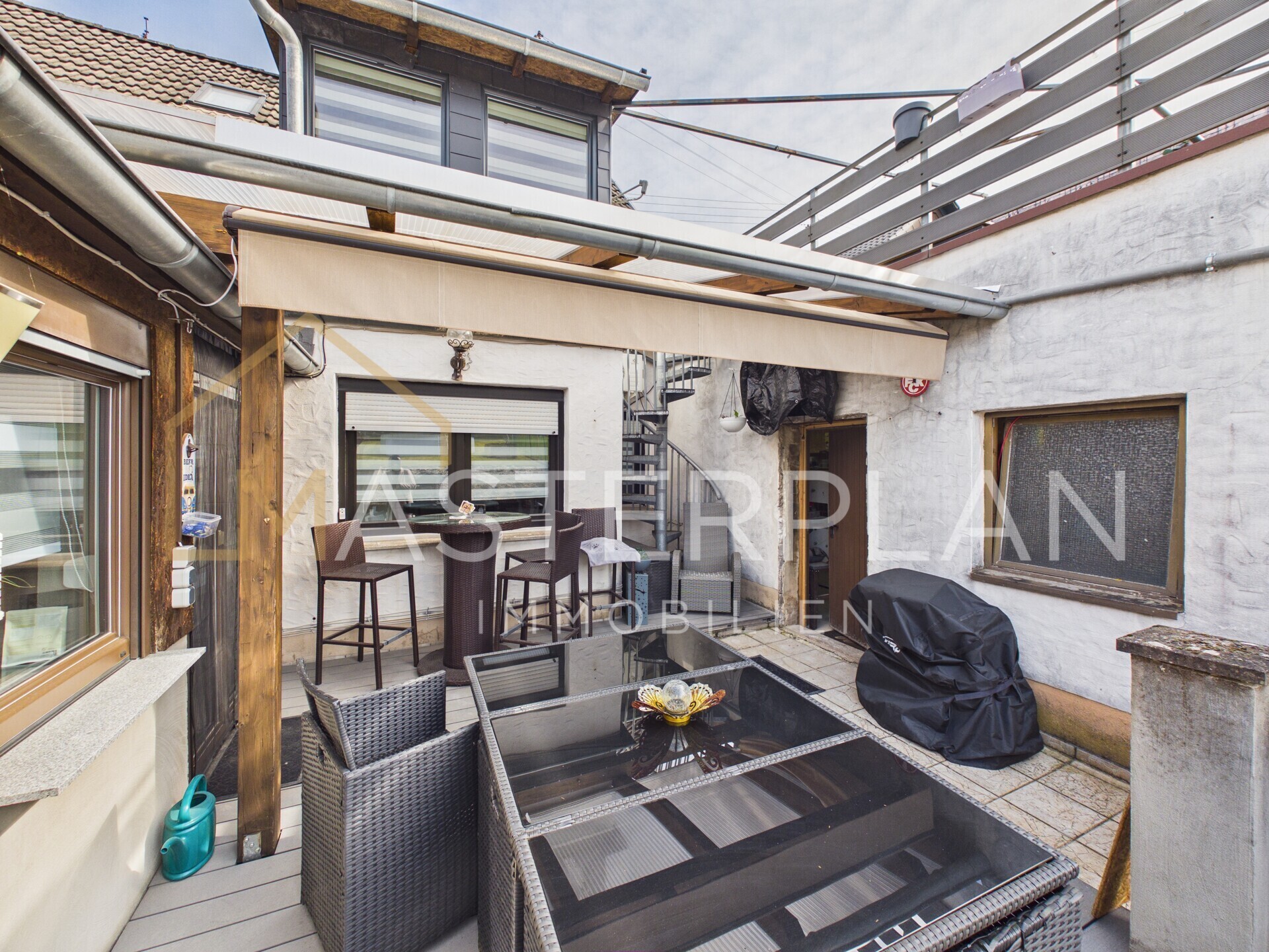 Balkon EG