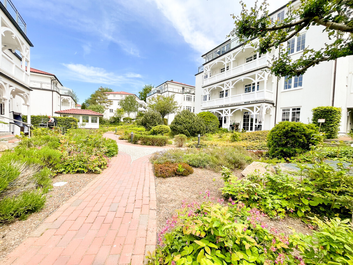 Die parkähnliche Anlage