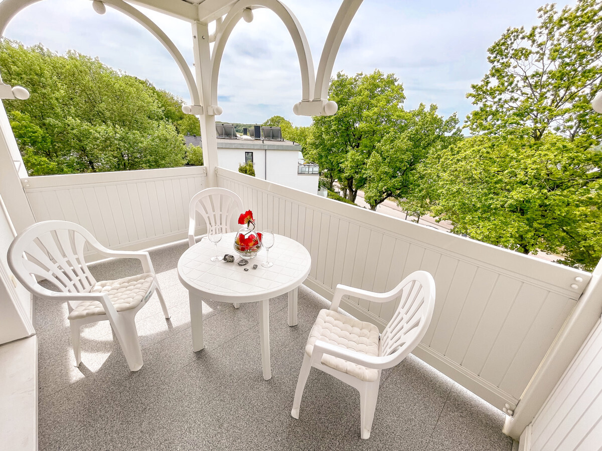 Der Blick ins Grüne vom Balkon