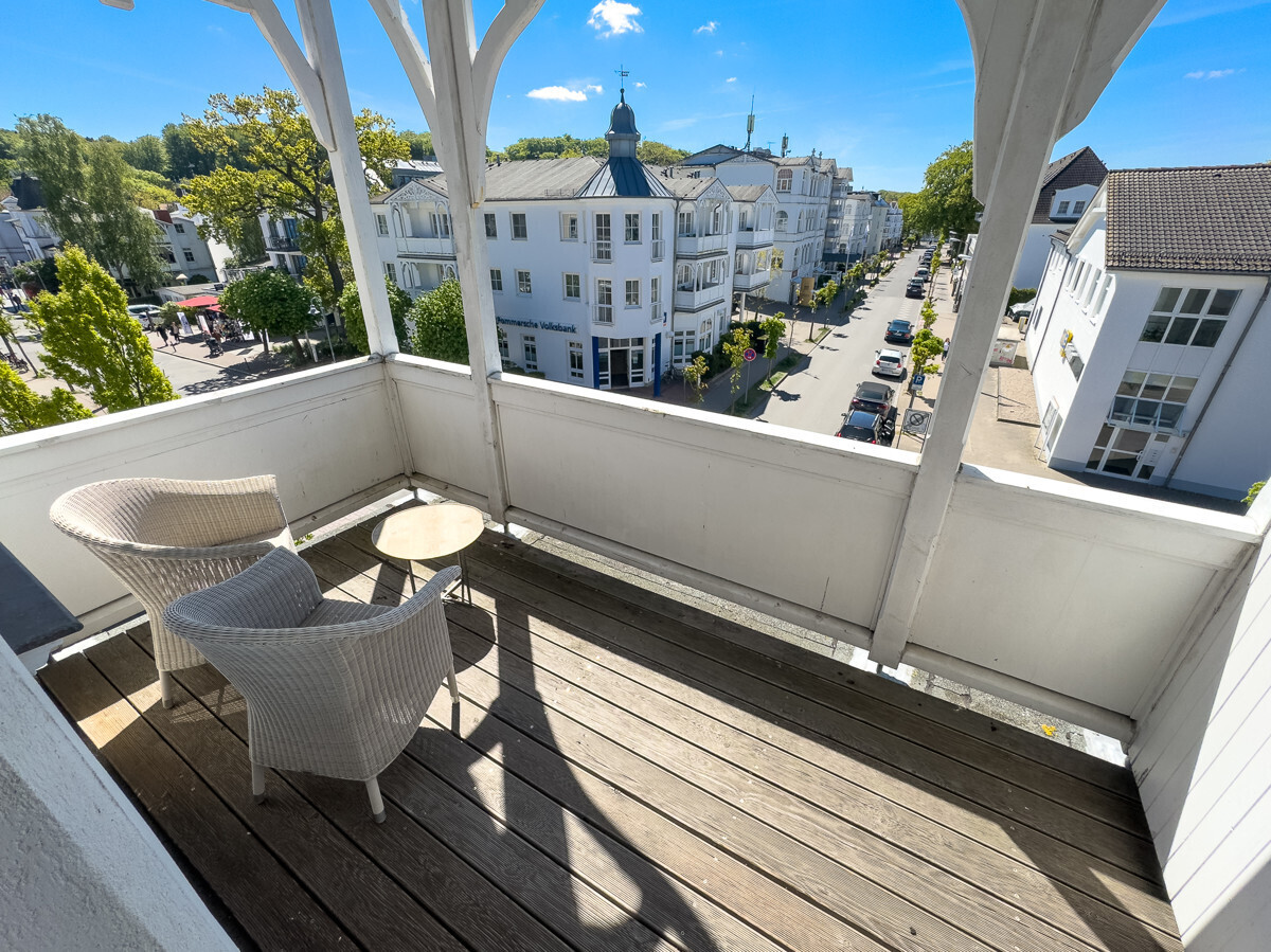Ein Balkonplatz in der Sonne mit Blick auf Binz