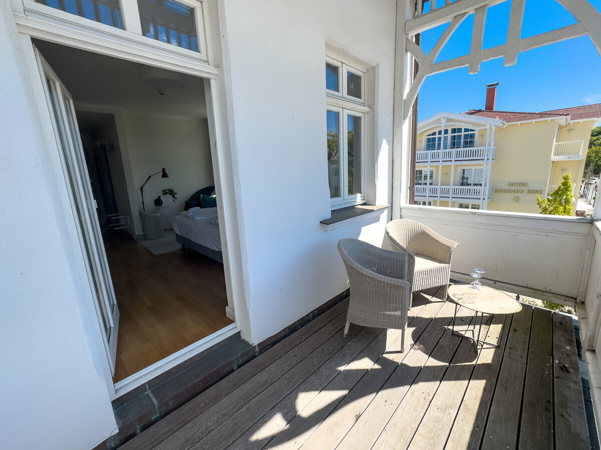 Seitlicher Blick auf das Kurhaus