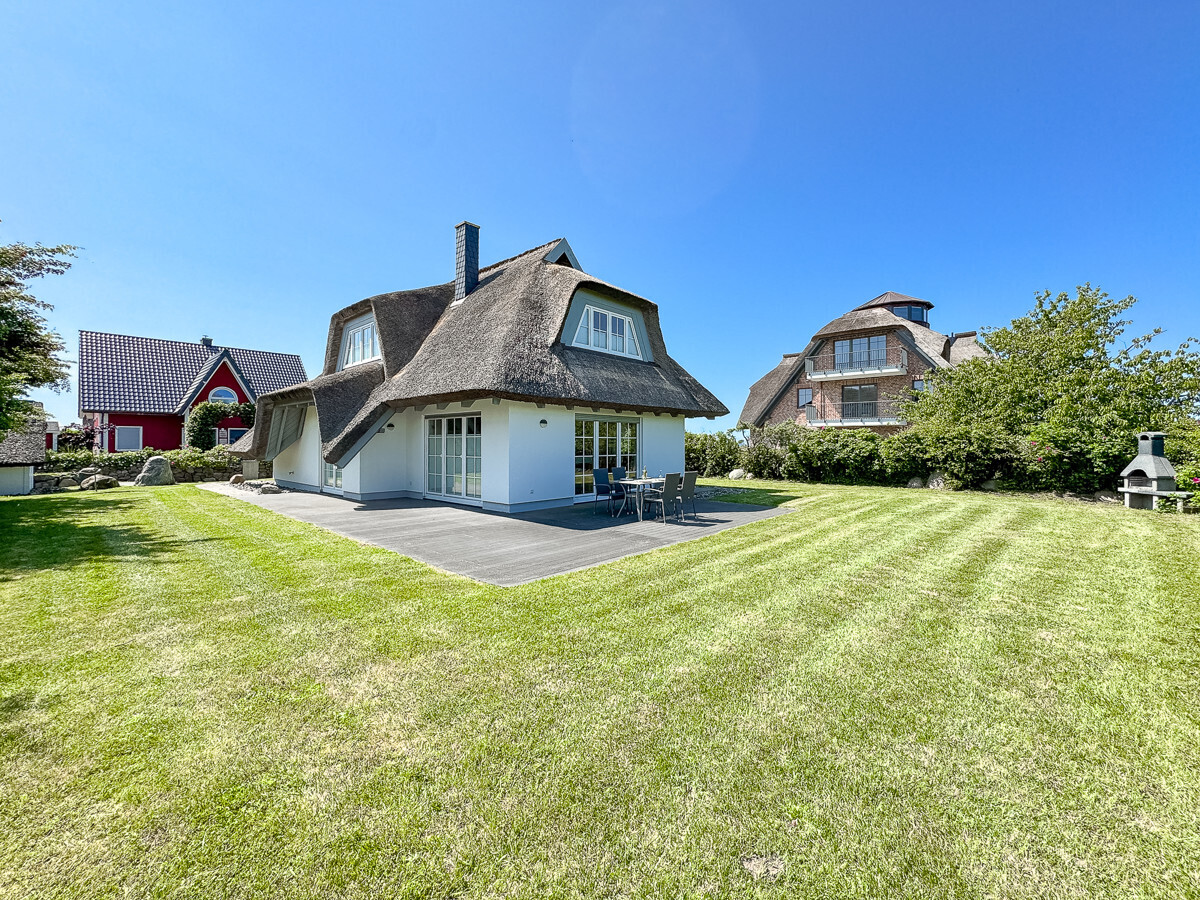 Das 697 m² Grundstück mit Grillplatz