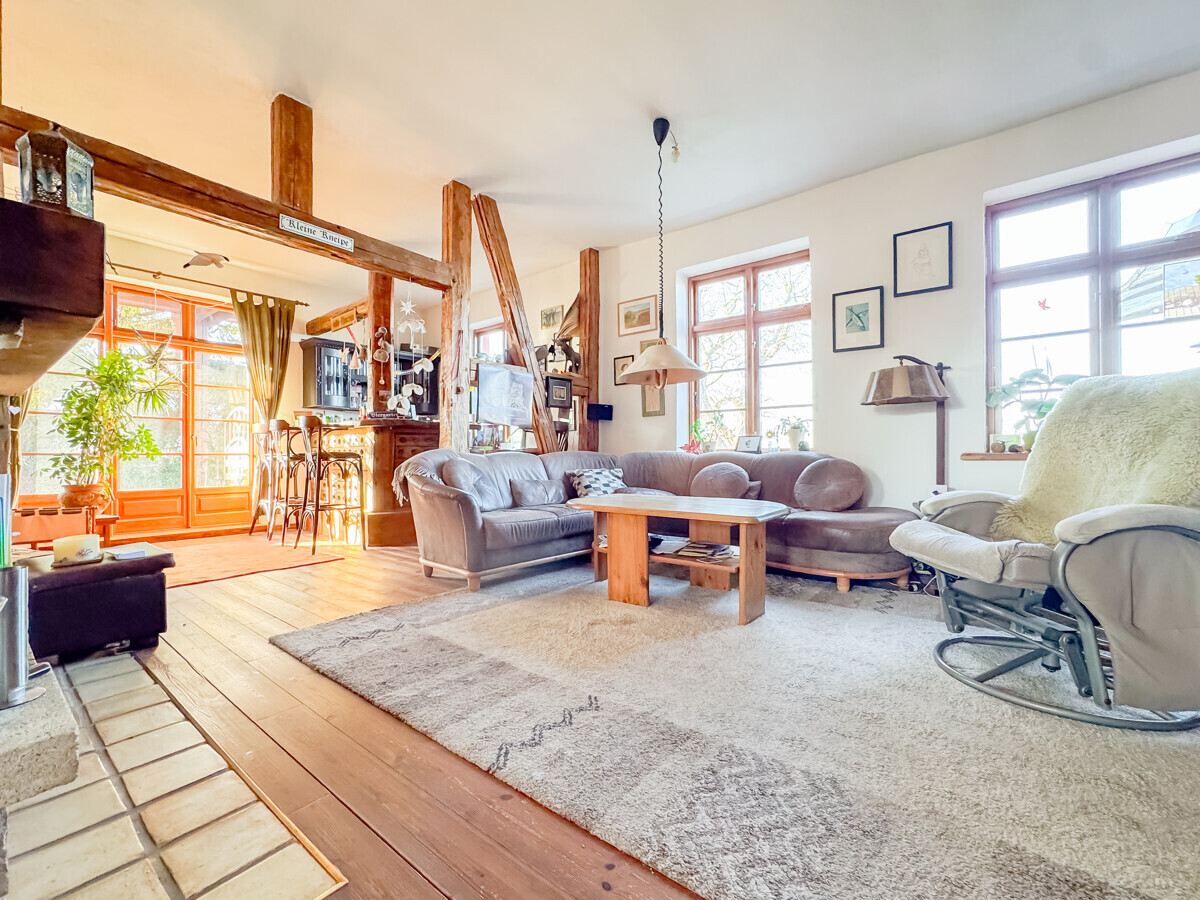 Kamin, Sitzecke und Bar