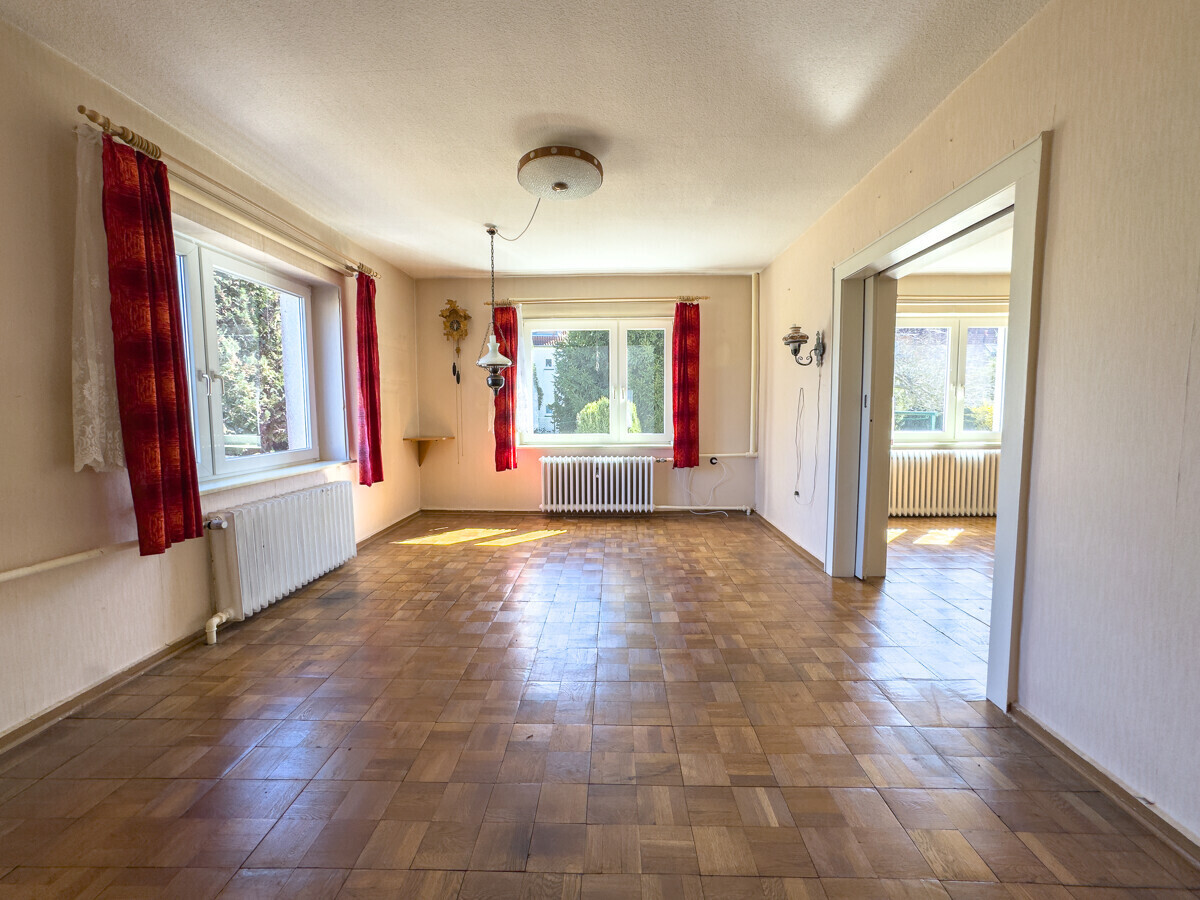 Das separate Esszimmer neben dem Wohnbereich