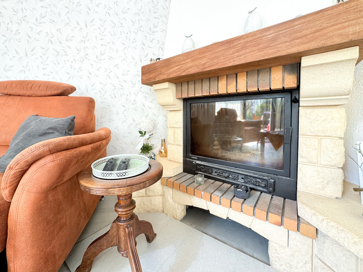 Massiver Kamin als Herzstück