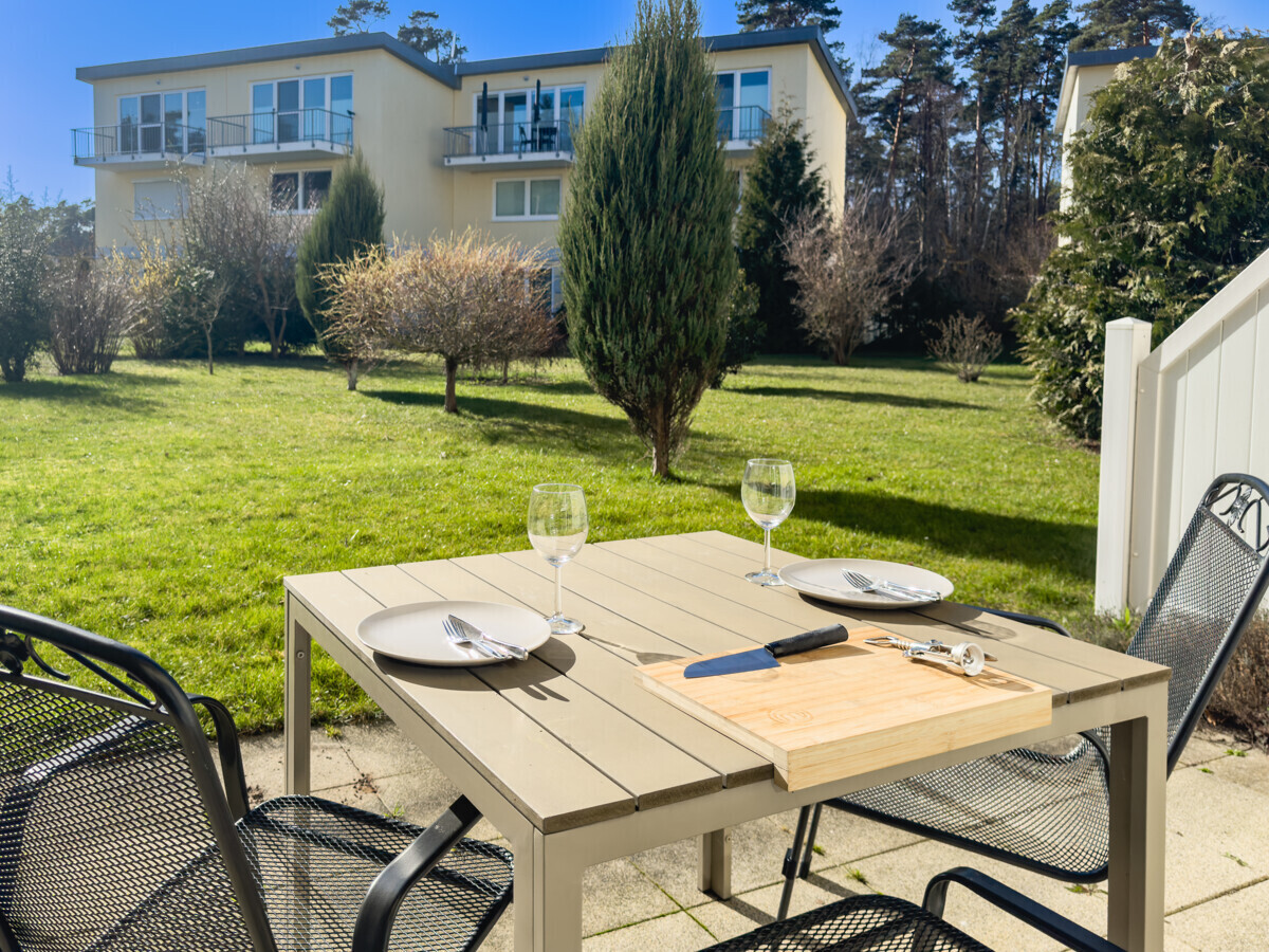 Terrasse mit seitlichem Sichtschutz