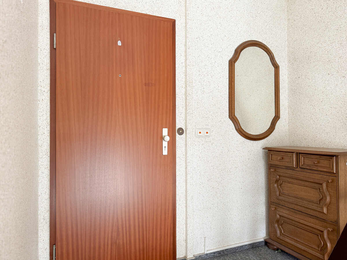 Wohnungseingang im DG
