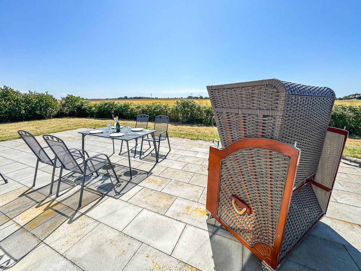 Die Terrasse mit Natursteinpflaster