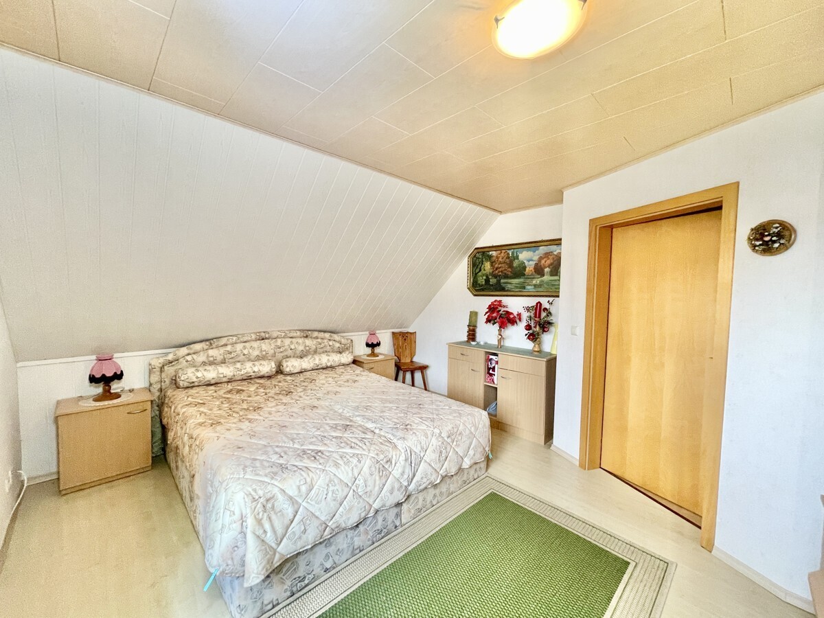 Schlafzimmer, OG