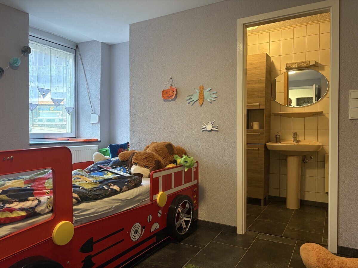 Schlafzimmer + Badezimmer EG