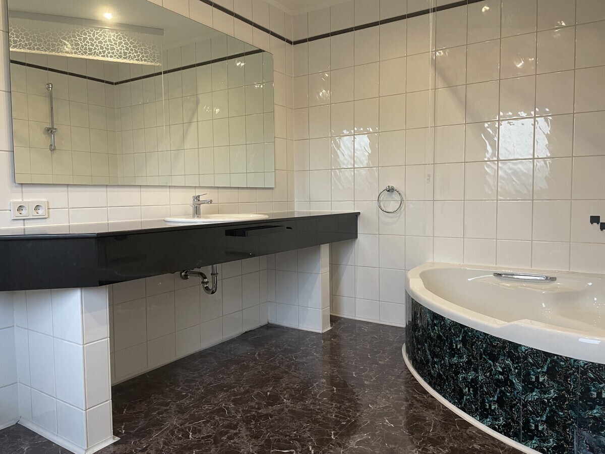 Badezimmer EG