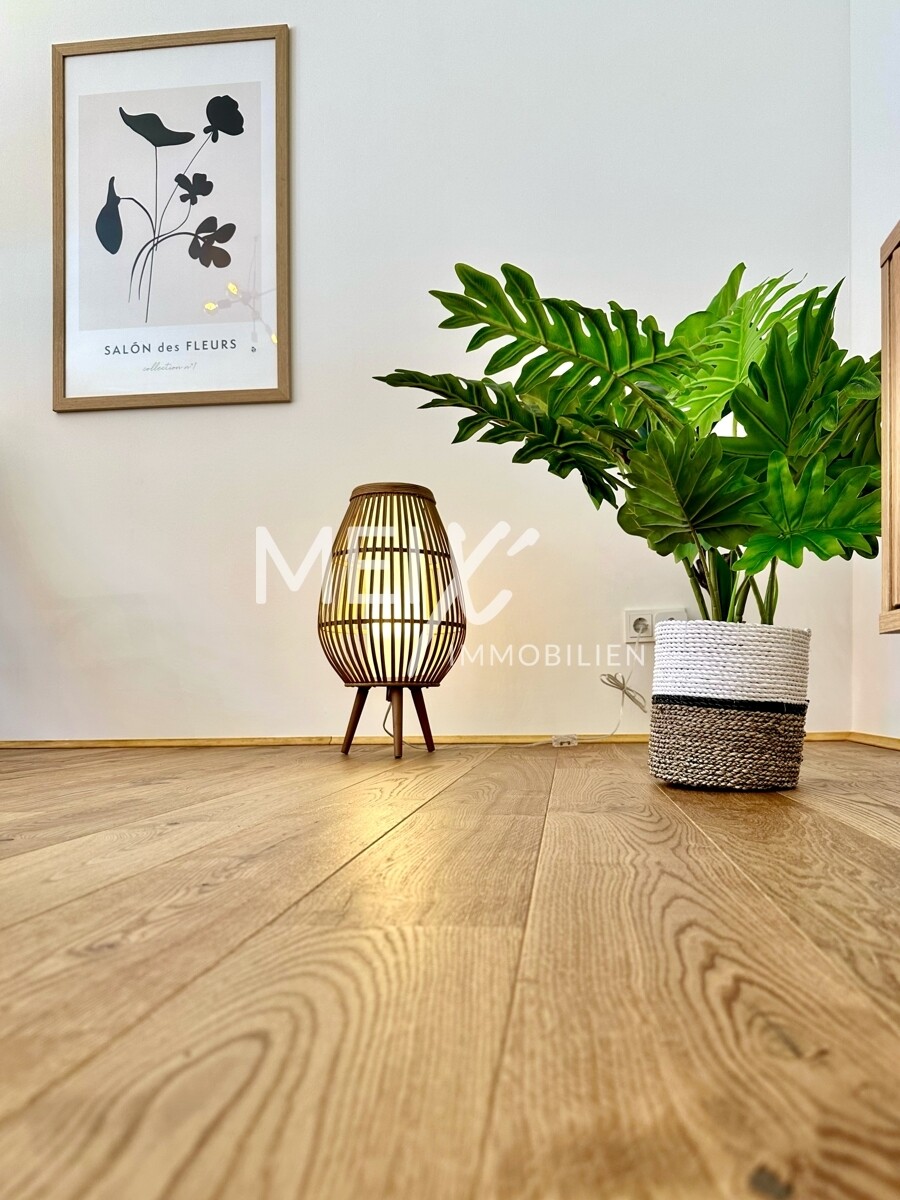 Und Innen? Lockender Duft des  Echtholzbodens