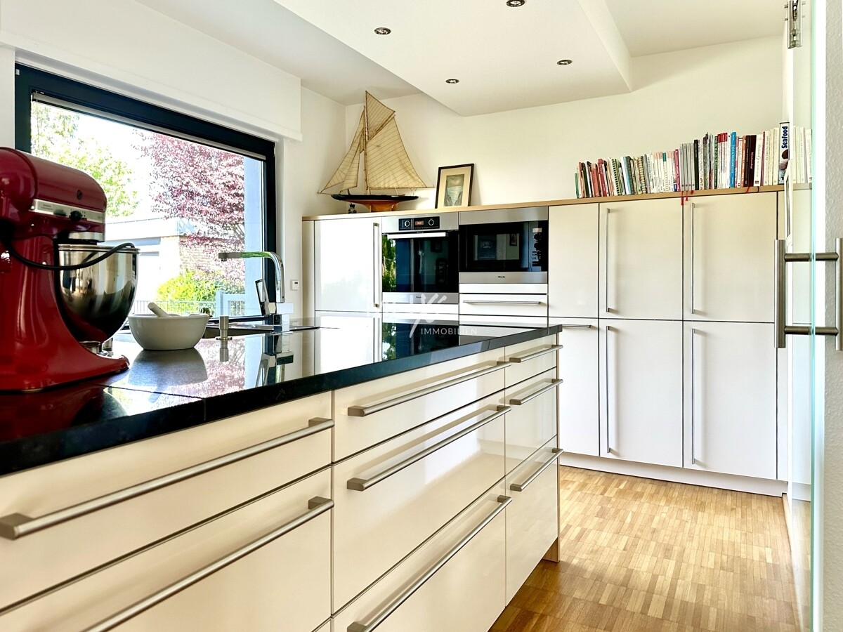 Premiumküche von Leicht - mit Markenelektrogeräten