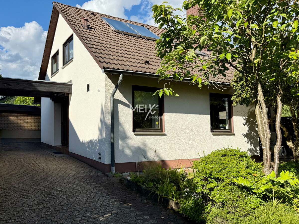 Einfahrt mit zwei Stellplätzen