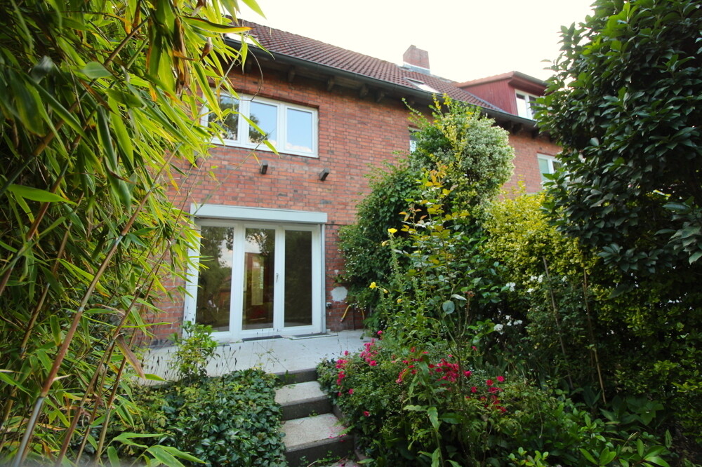 Rückansicht mit Terrasse