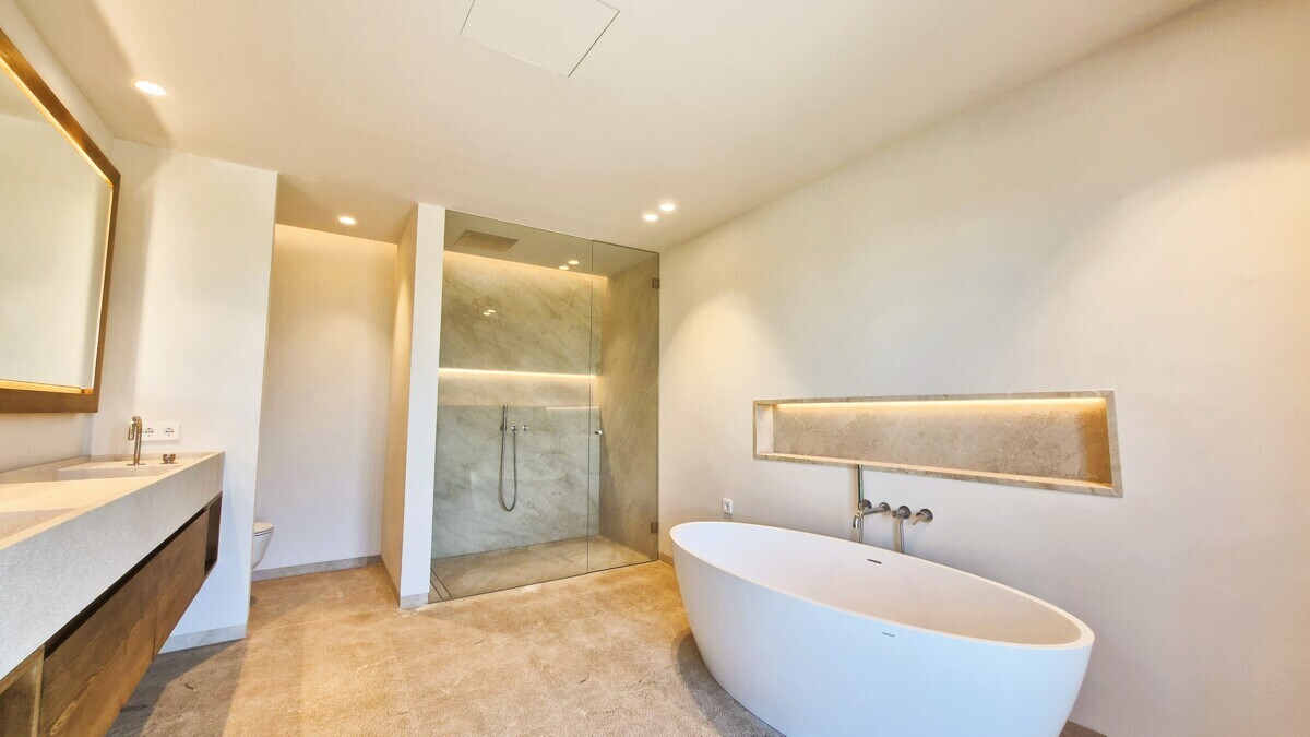 5 Suite Bathroom