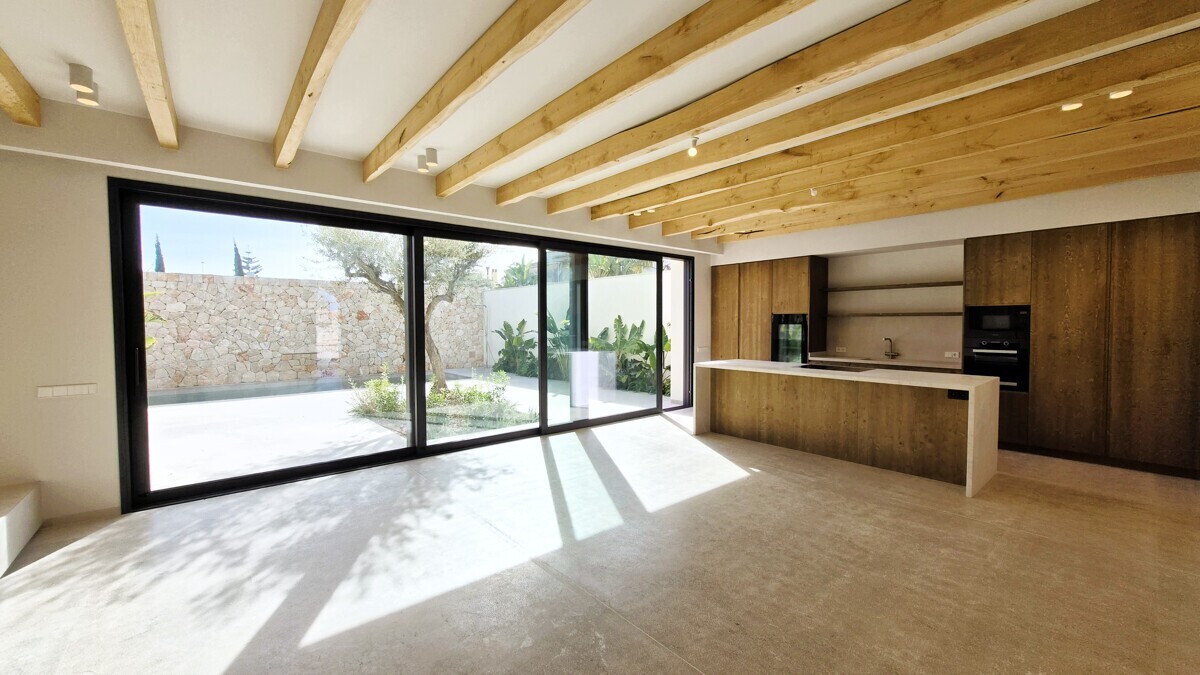 8 Dining room