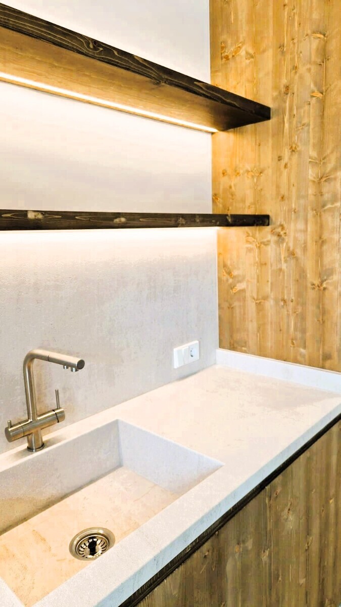 23 Kitchen Detail