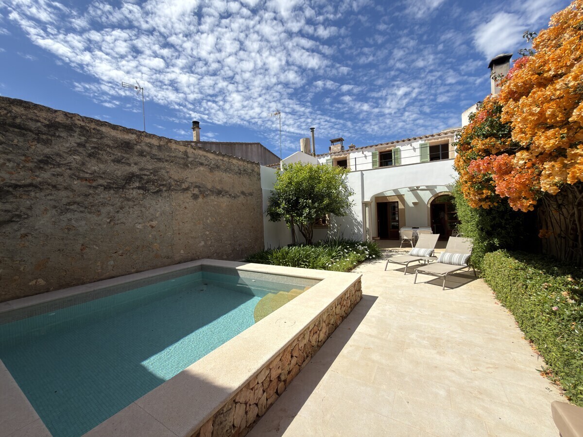 1 Pool