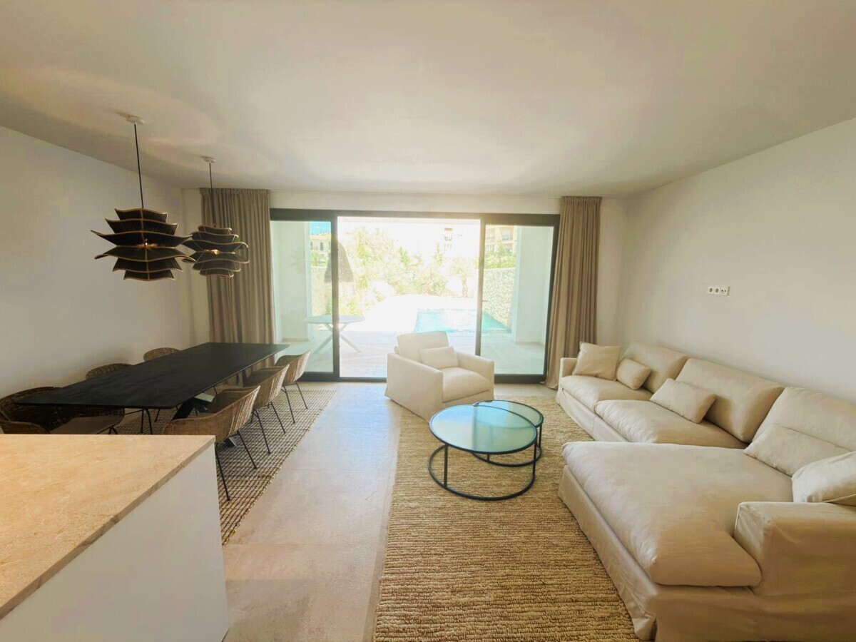 17 Living room