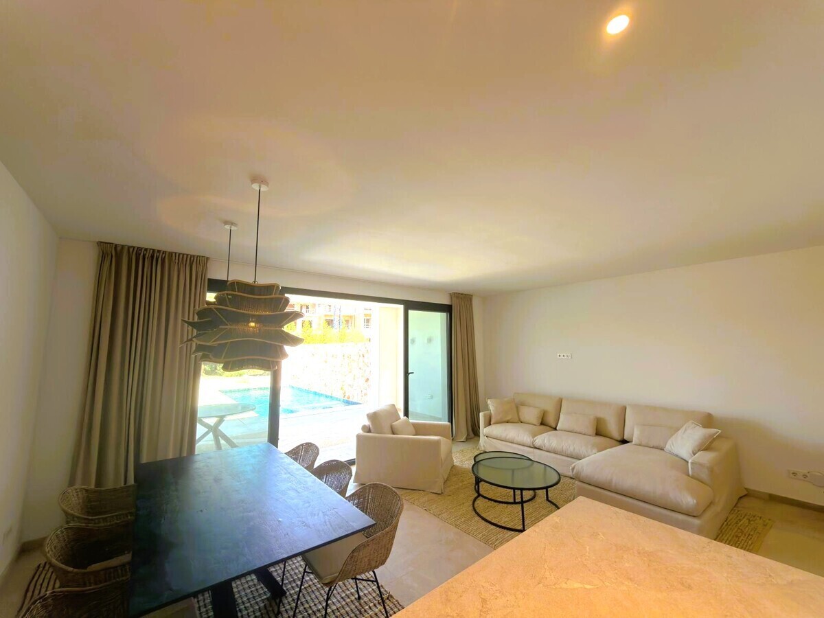 16 Dining room