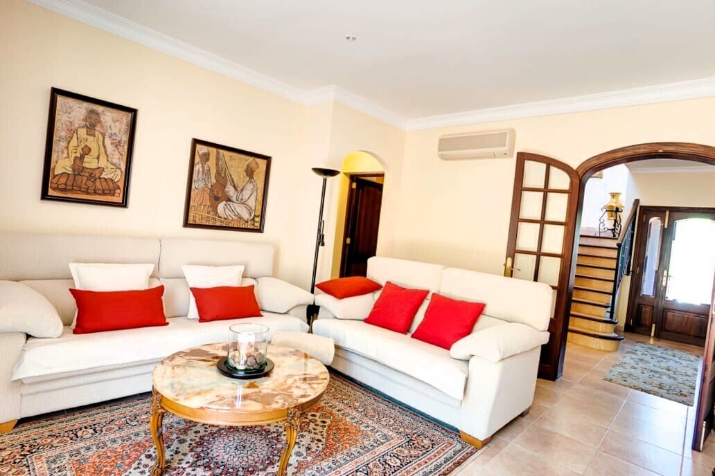 4 Living room